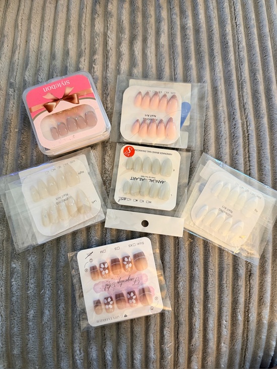 Other - Press-On Nail Set - Assorted Nude & Pink Shades
